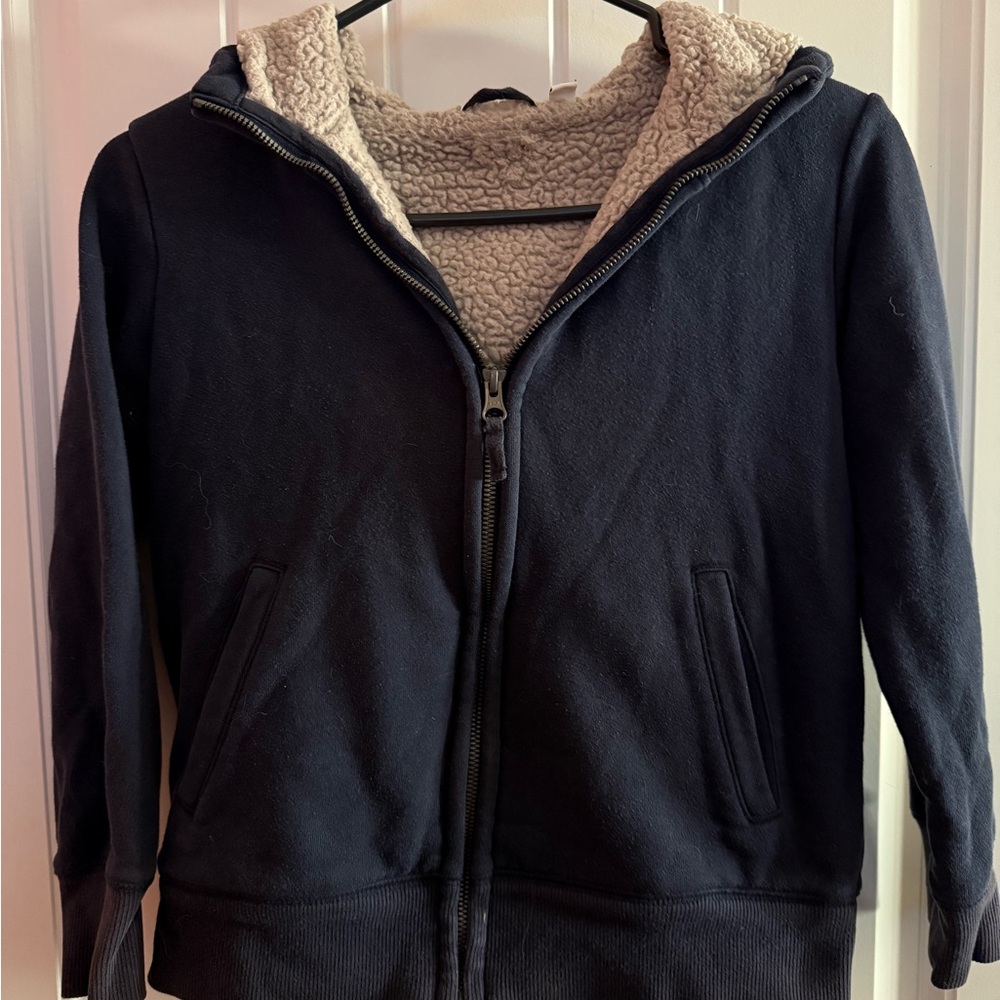 Cozy lined outdoor sweatshirt/lighter jacket